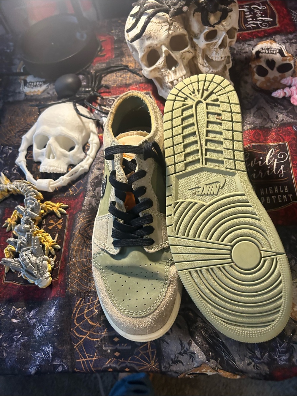 Nike Men’s Low-Top Athletic Shoes in Light Green and Black